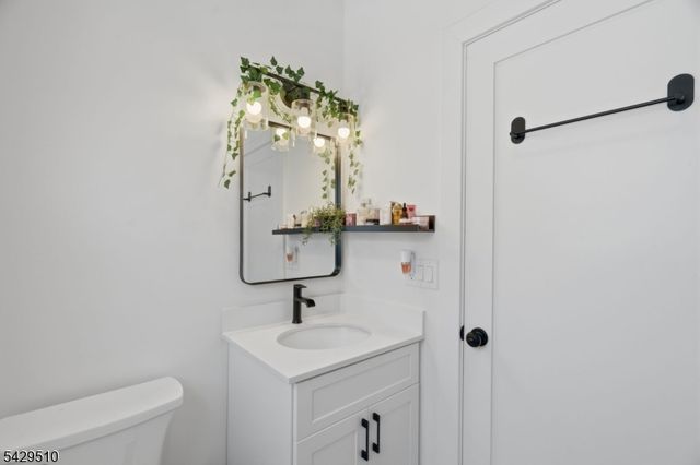 31 Patterson St, Harrison Town, NJ 07029