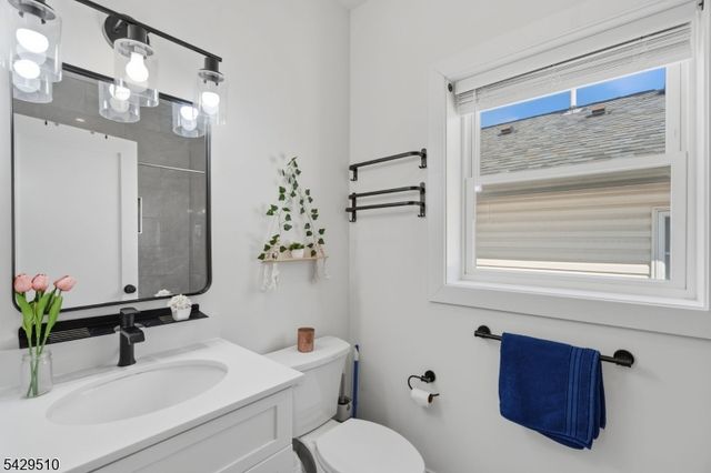 31 Patterson St, Harrison Town, NJ 07029