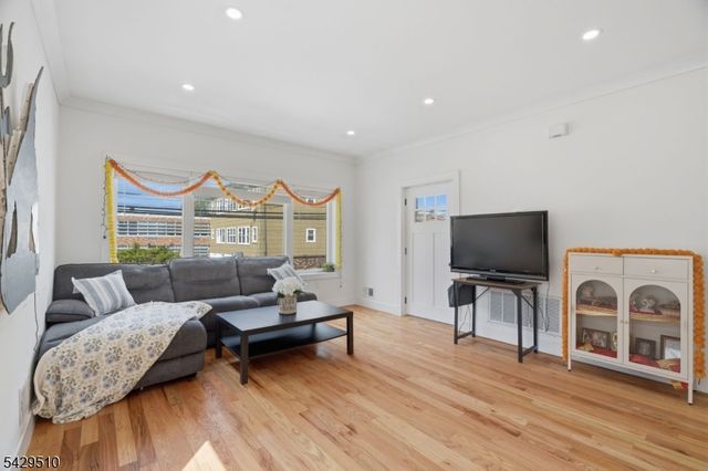 31 Patterson St, Harrison Town, NJ 07029