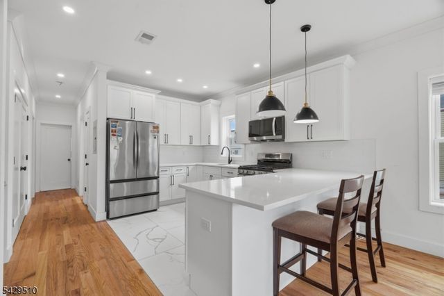 31 Patterson St, Harrison Town, NJ 07029