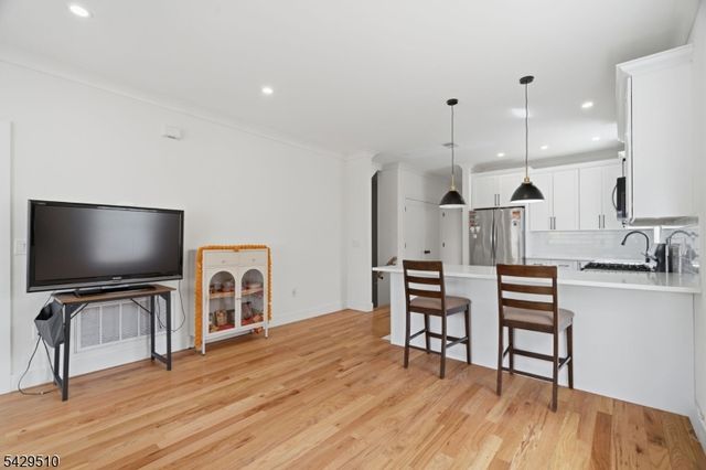 31 Patterson St, Harrison Town, NJ 07029