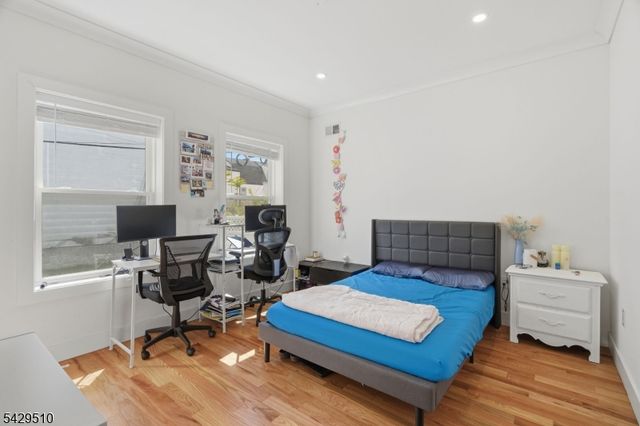 31 Patterson St, Harrison Town, NJ 07029