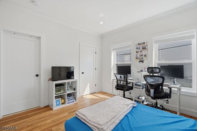 31 Patterson St, Harrison Town, NJ 07029