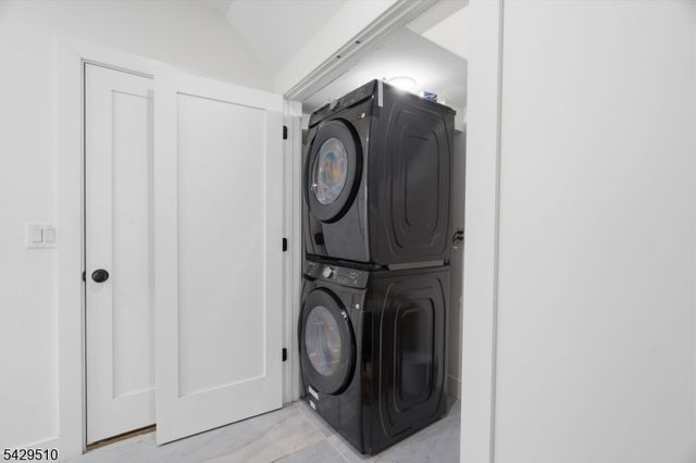 31 Patterson St, Harrison Town, NJ 07029