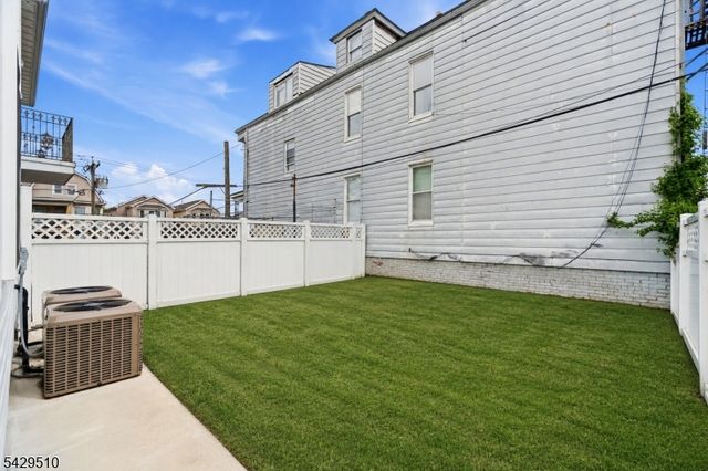 31 Patterson St, Harrison Town, NJ 07029