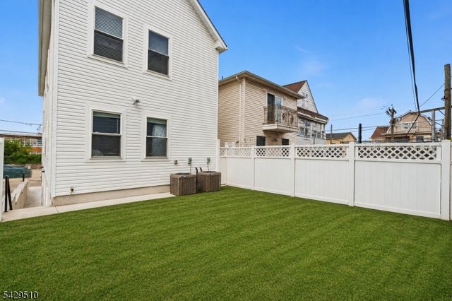 31 Patterson St, Harrison Town, NJ 07029