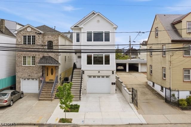 31 Patterson St, Harrison Town, NJ 07029
