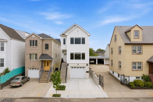 31 Patterson St, Harrison Town, NJ 07029