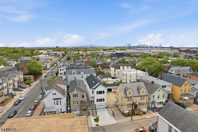 31 Patterson St, Harrison Town, NJ 07029