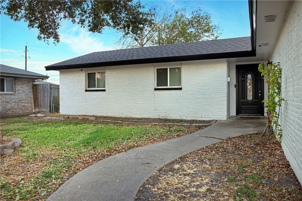 5225 Hitching Post, Corpus Christi, TX 78415 — photo 4