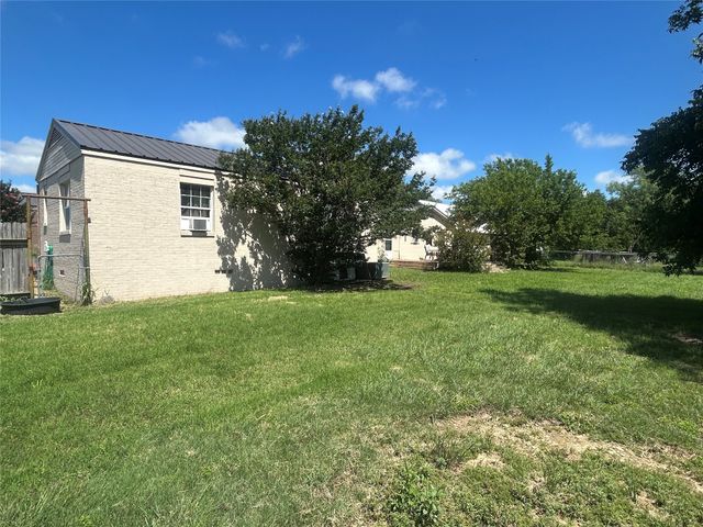408 South Street, Throckmorton, TX 76483