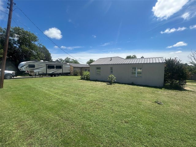 408 South Street, Throckmorton, TX 76483