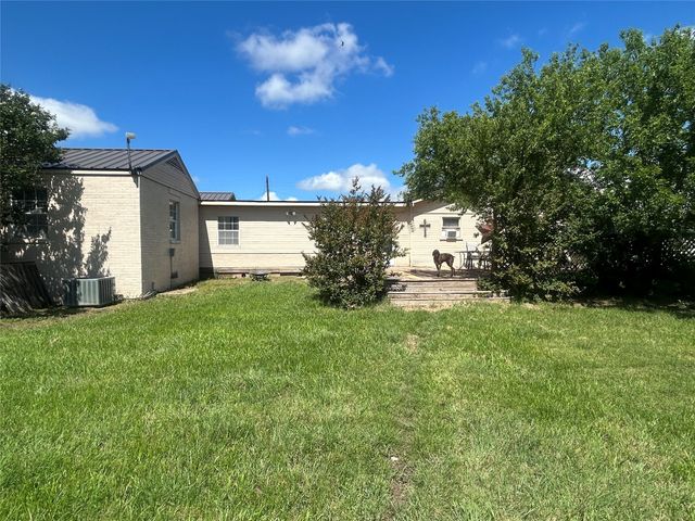 408 South Street, Throckmorton, TX 76483