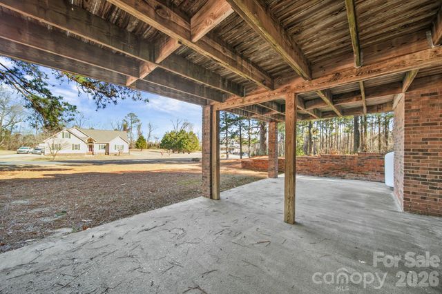 219 Williamsburg Lane, Wadesboro, NC 28170