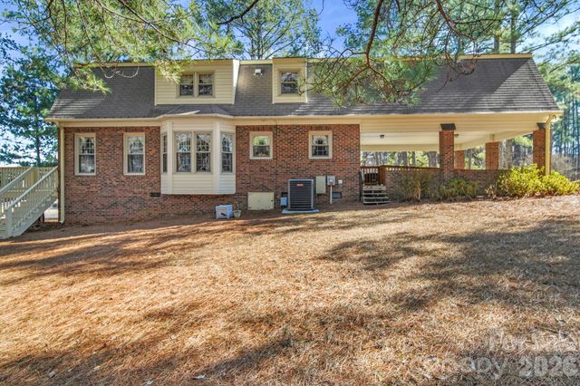 219 Williamsburg Lane, Wadesboro, NC 28170