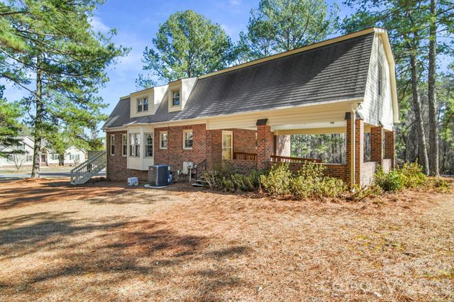 219 Williamsburg Lane, Wadesboro, NC 28170