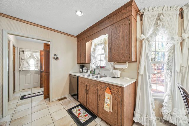 219 Williamsburg Lane, Wadesboro, NC 28170