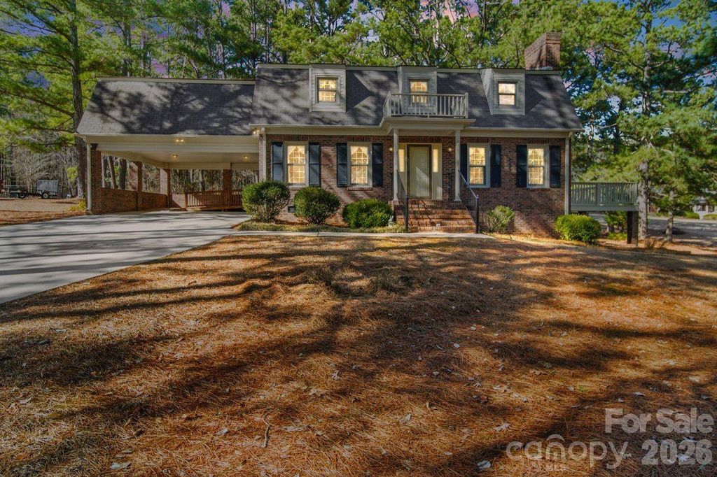 219 Williamsburg Lane, Wadesboro, NC 28170