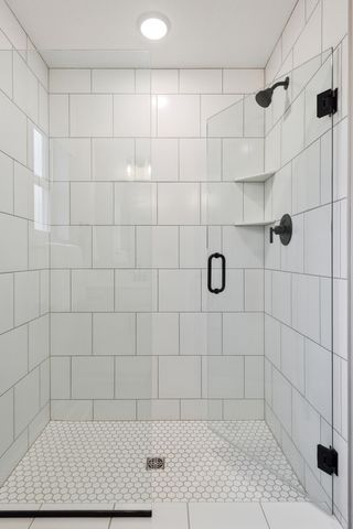 17975 Genoa Drive, Lakeville, MN 55044