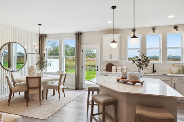 17975 Genoa Drive, Lakeville, MN 55044