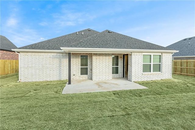 410 Peach Avenue, Centerton, AR 72719