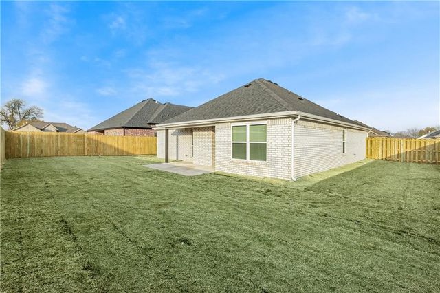 410 Peach Avenue, Centerton, AR 72719