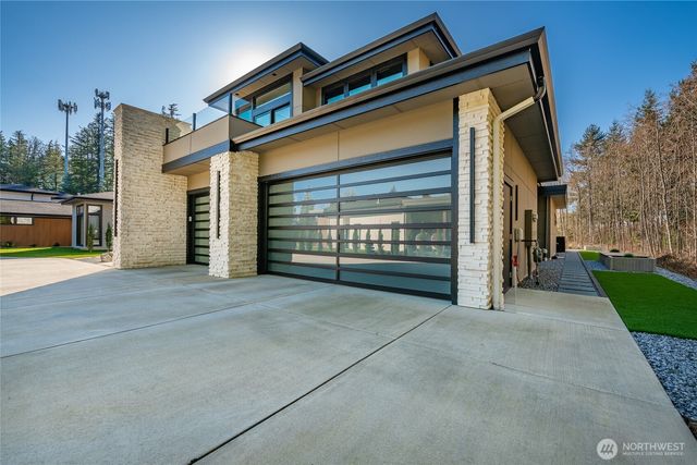 5684 Lux Lane, Blaine, WA 98230