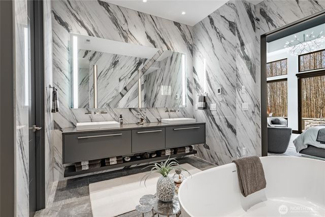 5684 Lux Lane, Blaine, WA 98230