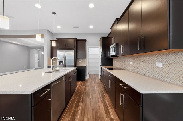 710 116th CT NE, Bradenton, FL 34212