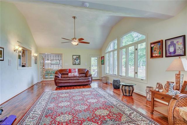 1208 Masters ROW, Chesapeake, VA 23320