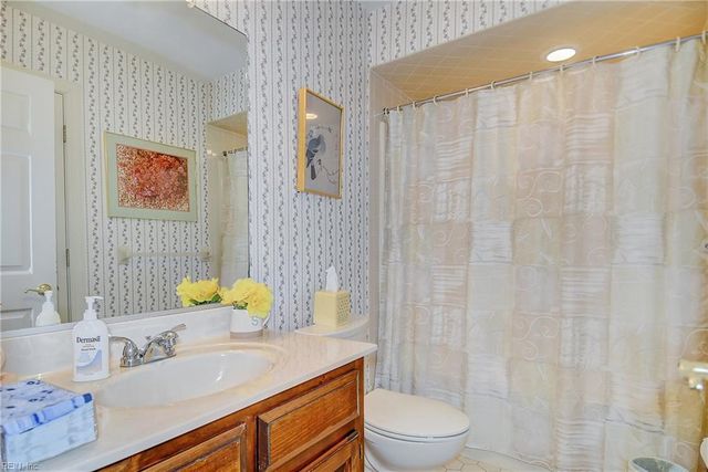 1208 Masters ROW, Chesapeake, VA 23320