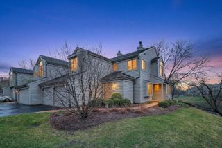 962 Shoreline Road 898, Lake Barrington, IL 60010