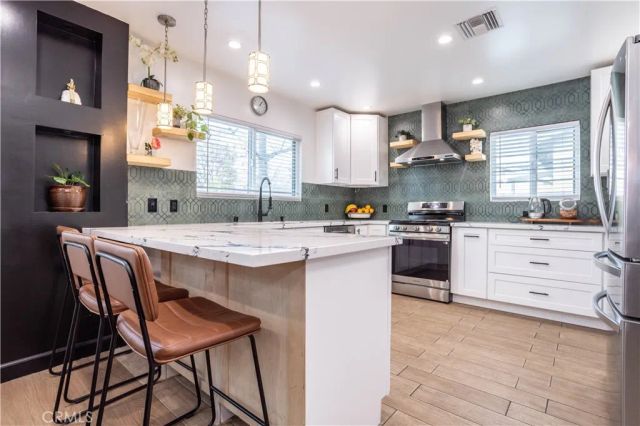 7410 Cozycroft Avenue, Winnetka, CA 91306