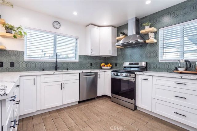 7410 Cozycroft Avenue, Winnetka, CA 91306