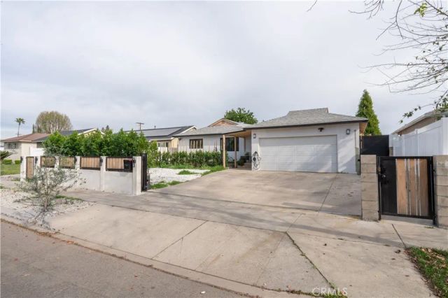 7410 Cozycroft Avenue, Winnetka, CA 91306