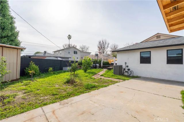 7410 Cozycroft Avenue, Winnetka, CA 91306