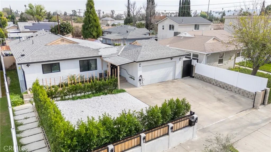 7410 Cozycroft Avenue, Winnetka, CA 91306