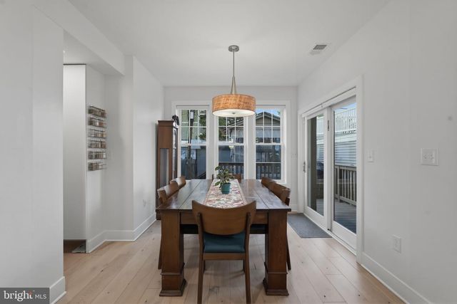 445 KENYON ST NW, Washington, DC 20010