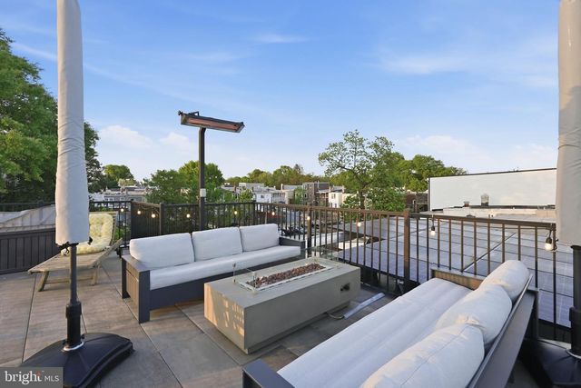445 KENYON ST NW, Washington, DC 20010
