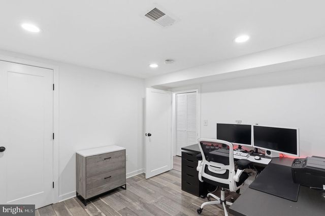 445 KENYON ST NW, Washington, DC 20010