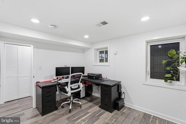 445 KENYON ST NW, Washington, DC 20010