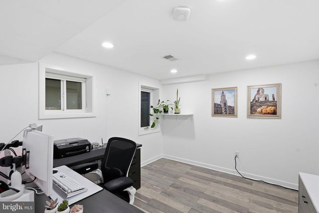 445 KENYON ST NW, Washington, DC 20010