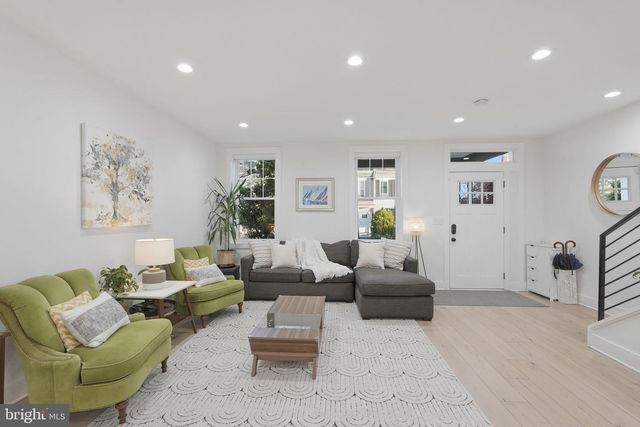445 KENYON ST NW, Washington, DC 20010