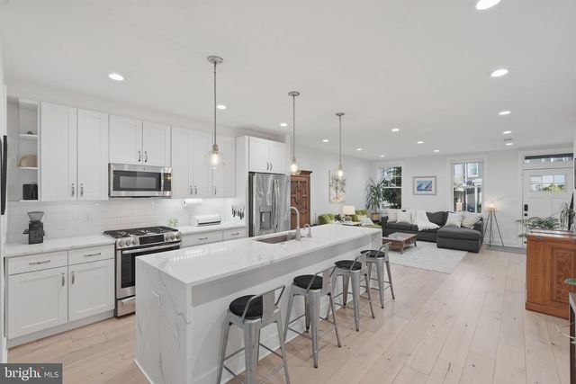 445 KENYON ST NW, Washington, DC 20010