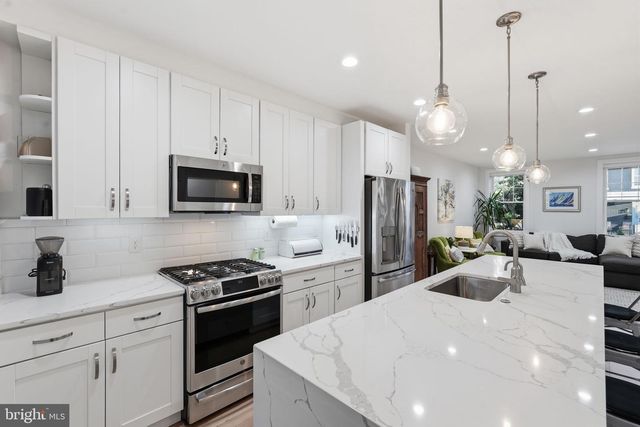 445 KENYON ST NW, Washington, DC 20010