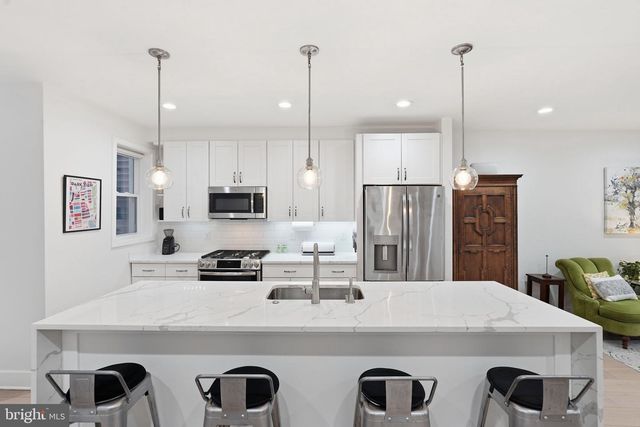 445 KENYON ST NW, Washington, DC 20010