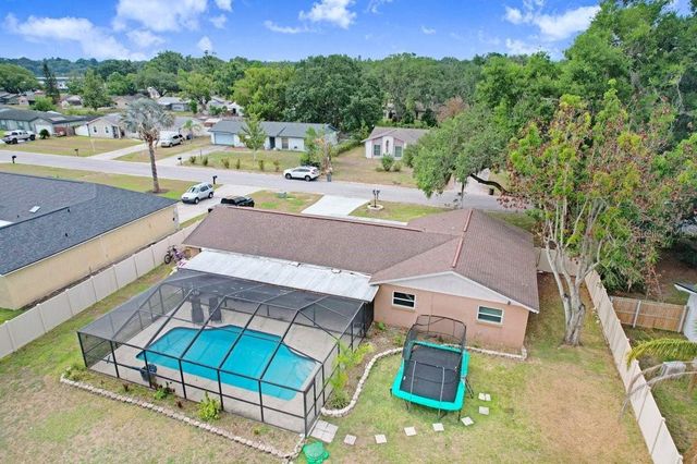 1204 LADY GUINEVERE DRIVE, Valrico, FL 33594