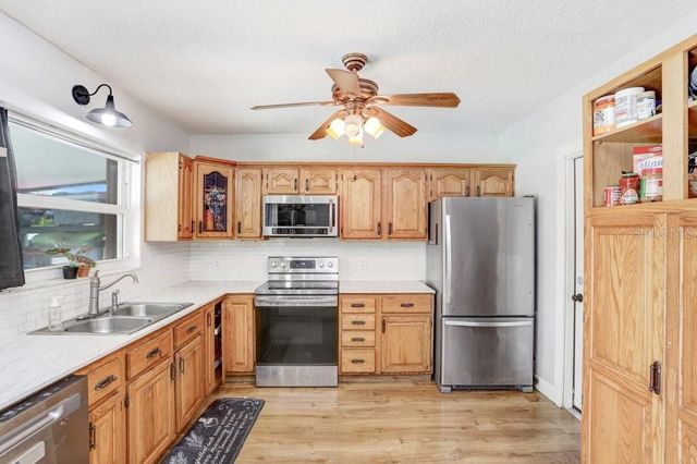 1204 LADY GUINEVERE DRIVE, Valrico, FL 33594
