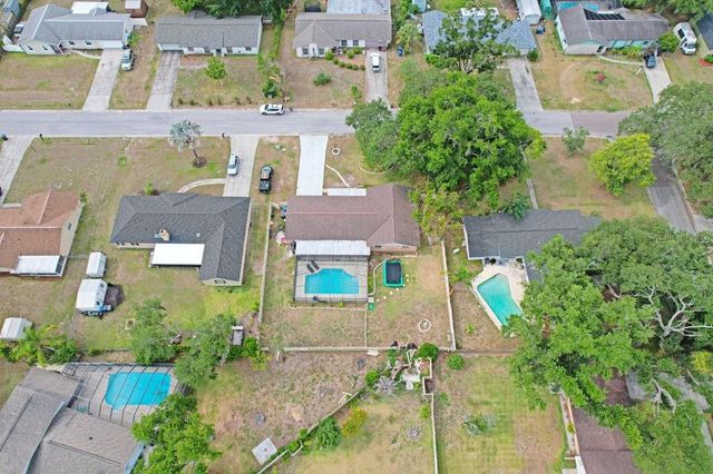 1204 LADY GUINEVERE DRIVE, Valrico, FL 33594