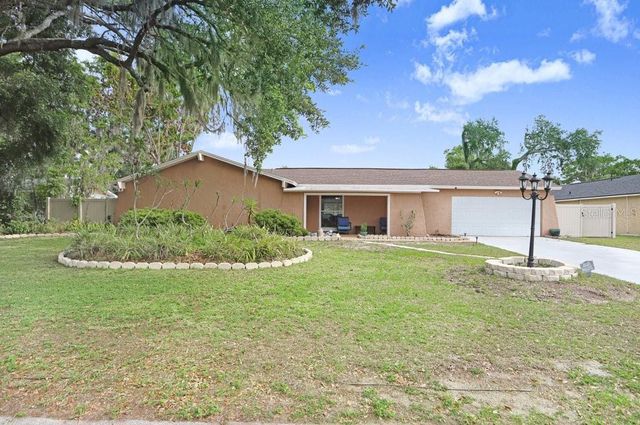 1204 LADY GUINEVERE DRIVE, Valrico, FL 33594